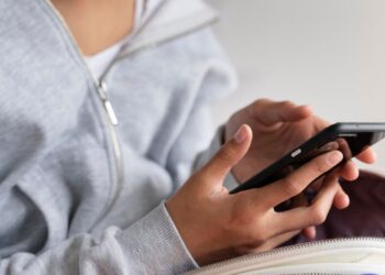 ¡Un estado más sin celulares en las escuelas! Texas se suma a la iniciativa