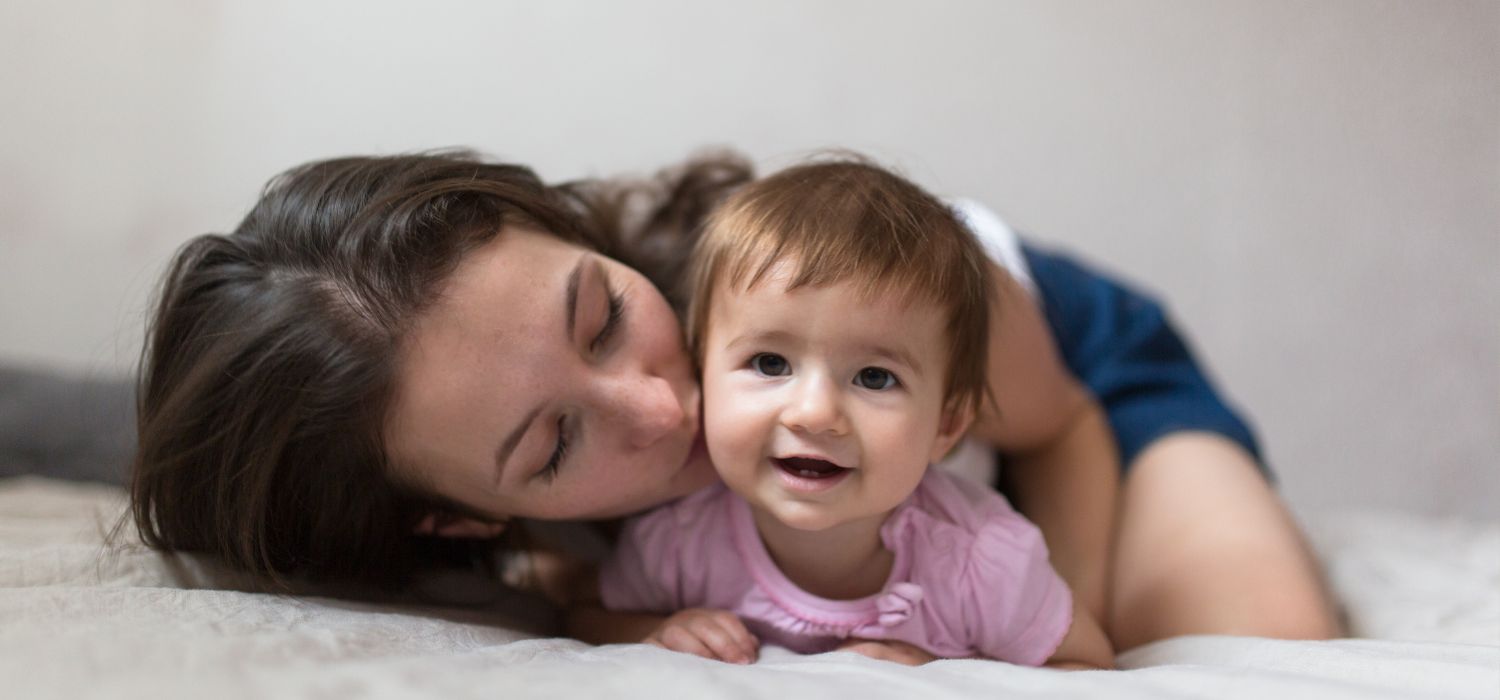 Los pequeños logros invisibles que hacen grande tu maternidad