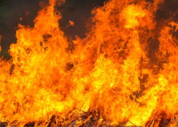 Niño murió en incendio por puerta cerrada en Bolivia