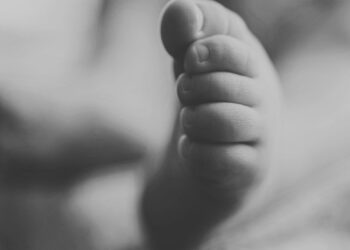 «Cansado de pagar pensiones»: Padre dispara su hijo de dos años