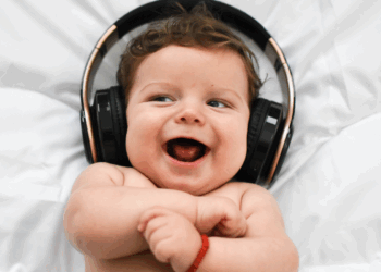 Cinco canciones que le ayudarán a tu bebé en el desarrollo