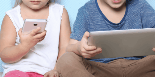 ¿Cómo controlar el tiempo en pantalla de tus hijos?