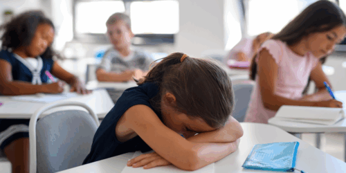 ¿Te endeudarías para que tu hijo «encaje en la escuela»?