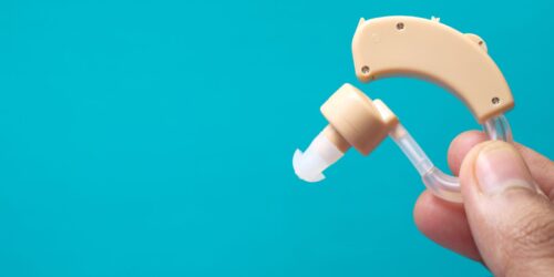 ¿Qué provoca la pérdida auditiva en niños?