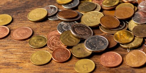 Qué sí y qué NO hacer si tu hijo se traga una moneda