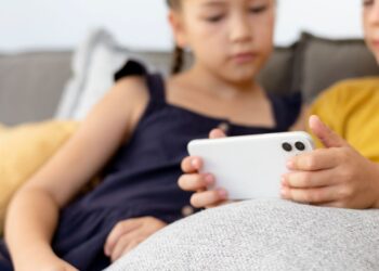 Guía para sobrevivir la era de la crianza digital