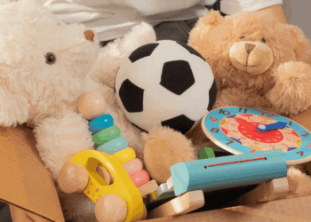 Cómo enseñar a tu crío a donar juguetes y entender el valor de compartir