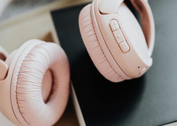 5 playlists para mamás que trabajan y necesitan energía (más potentes que el café)