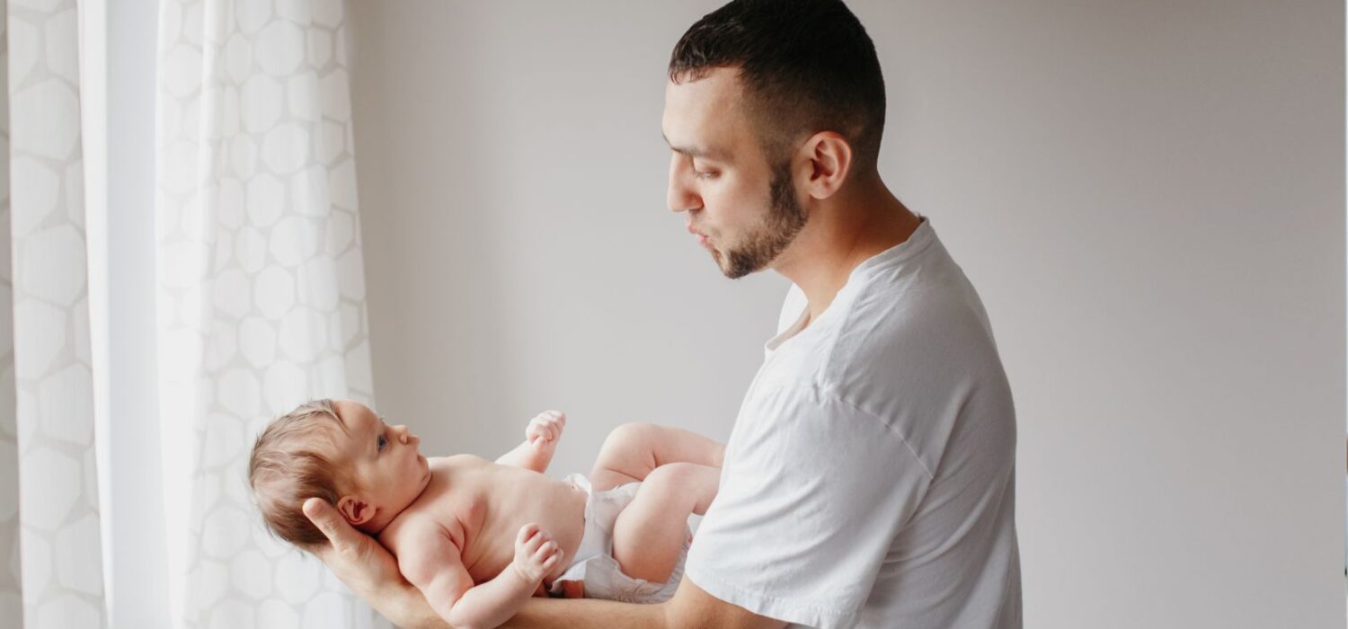 Hacer ejercicio antes de ser papá puede transformar el cuerpo de tus hijos