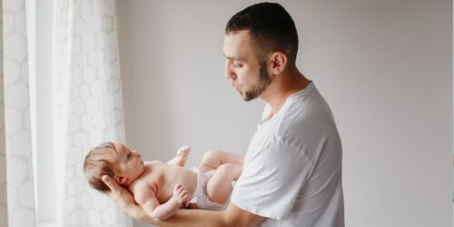 Hacer ejercicio antes de ser papá puede transformar el cuerpo de tus hijos
