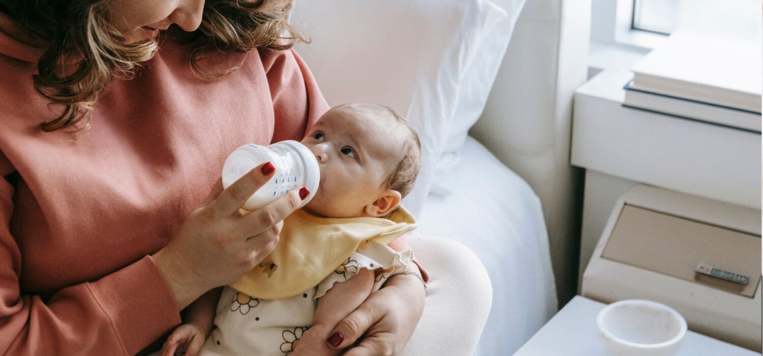 Cuánta leche debe tomar tu bebé