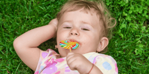 Enseña a tu hijo a disfrutar los dulces con moderación