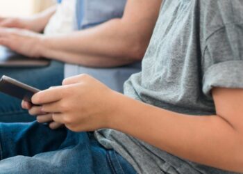 ChatGPT no pasa la prueba con menores: por qué puede ponerlos en riesgo