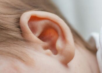 ¿Cómo proteger la salud auditiva de los niños durante las vacaciones?