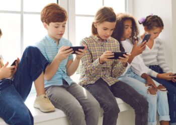 ¿En tu familia hay negligencia digital? Descubre de qué se trata