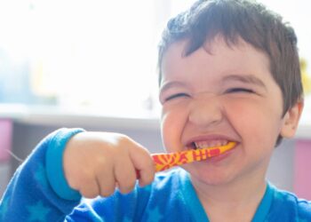 ¿Tu hijo puede tener caries aunque no coma azúcar? ¡SÍ!