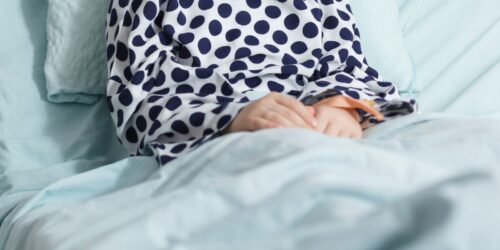 Niña de 13 años grave tras tener a su bebé: posible abuso sexual en Chiapas