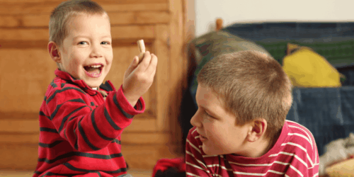 ¿Tu hijo es el menor? Seguro es el más gracioso de la familia