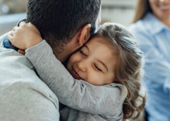 Cansancio, trabajo y crianza: cómo se construye el apego incluso en días largos