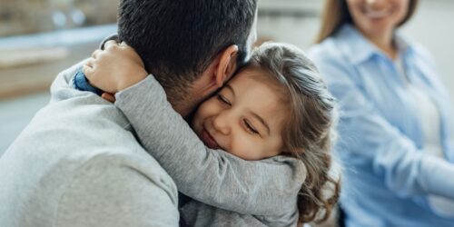 Cansancio, trabajo y crianza: cómo se construye el apego incluso en días largos