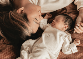 Posparto y visitas: cuando poner límites también es cuidar a tu bebé