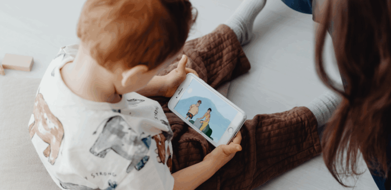 ¿El tiempo frente al celular puede influir en cómo crece la cara de tu hijo?