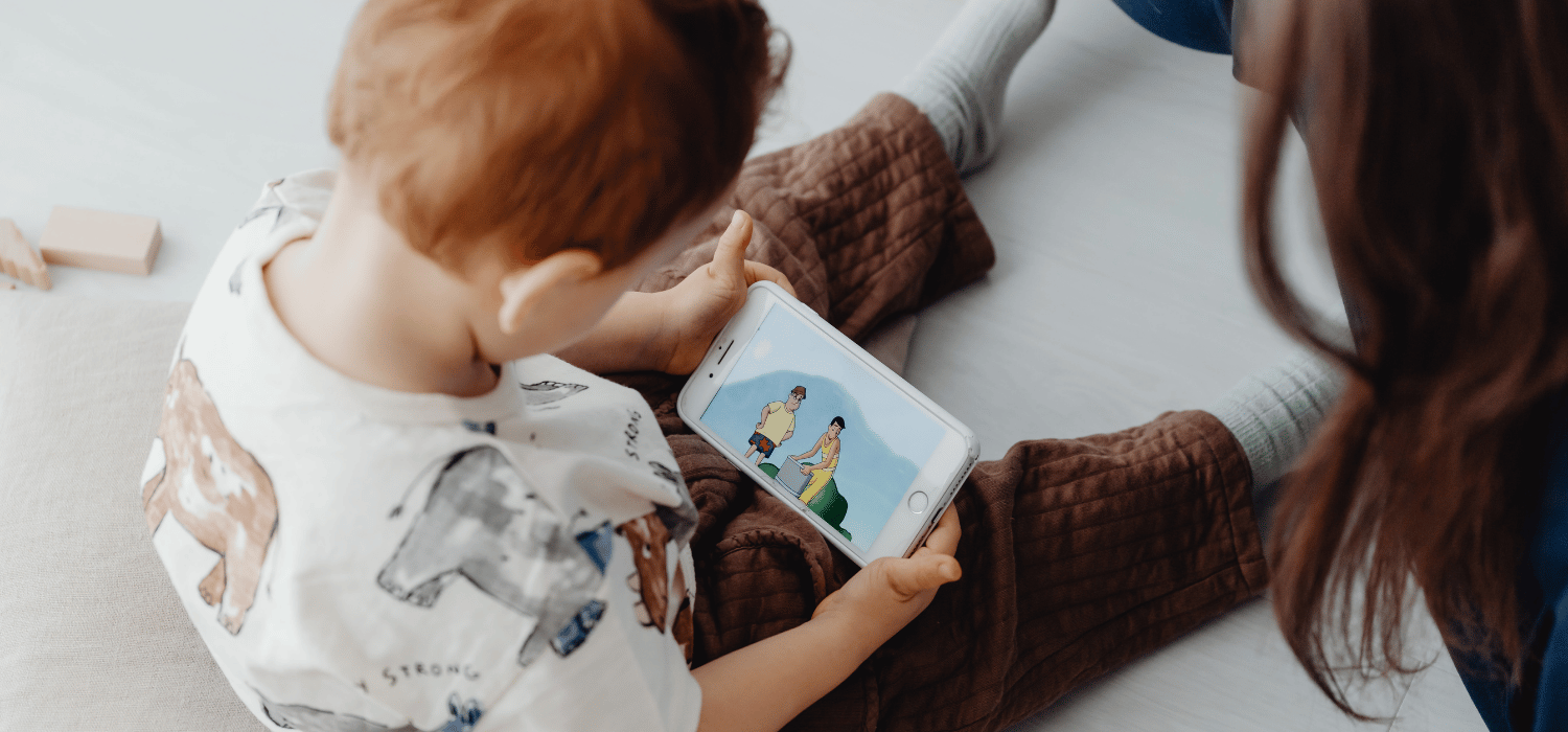 Uso de pantallas en niños y sus cambios faciales