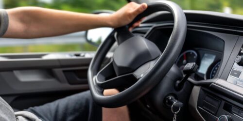 ¿Tu hijo ya quiere manejar? Lo que dice la ciencia sobre adolescentes al volante