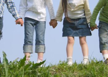 ¿El número de hijos influye en cuánto vives? Esto dice un estudio reciente