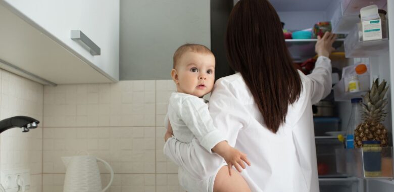 Mujeres dedican 2.5 veces más tiempo al trabajo del hogar