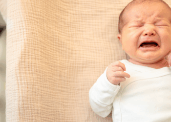 Captan a mamá lastimando a su propio bebé en Campeche