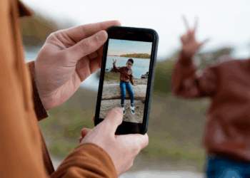 No subir fotos de tus hijos: El nuevo dilema de los papás