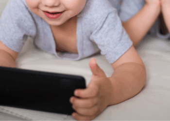 Las pantallas alteran el cerebro de los bebés: Lo que debes saber