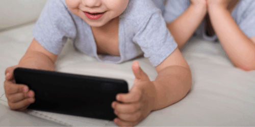 Las pantallas alteran el cerebro de los bebés: Lo que debes saber