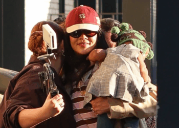 Rihanna deja ver por primera vez a su bebé de seis meses