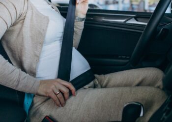 ¿Estás embarazada y te la vives horas en el coche? Esto te interesa