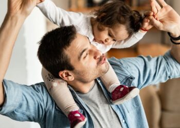 Hábitos que te harán mejor papá, según el libro The New Fatherhood