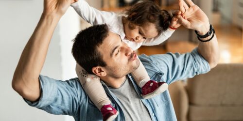 Hábitos que te harán mejor papá, según el libro The New Fatherhood