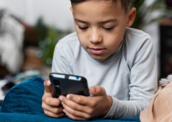 1 de cada 3 niños ya vive experiencias sexuales online