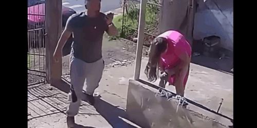 Creía que le faltaban dos semanas: Bebé nace en la cochera de su casa