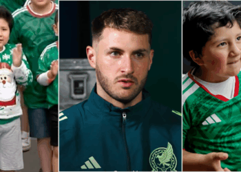 Niño del suéter navideño recibe sorpresa de Santi Giménez