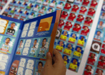 Niños argentinos congelaron estampas del Mundial para que ganara su equipo