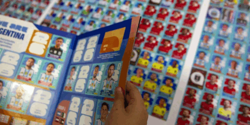 Niños argentinos congelaron estampas del Mundial para que ganara su equipo