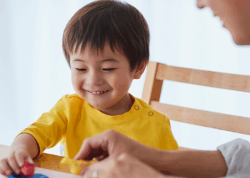 ¡Trágame tierra! Qué hacer cuándo tienes un niño sin filtro y dice cosas incómodas