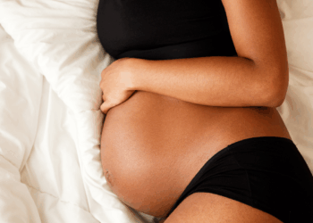 ¿Por qué la voz de mamá es la mejor estimulación prenatal para el bebé?