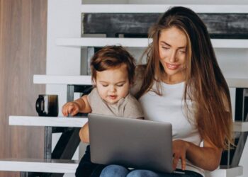 Tener una mamá que trabaja influye en el éxito de los hijos, según Harvard