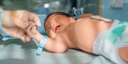 Desabasto de nutrición parenteral pone en riesgo a bebés en hospital del IMSS-Bienestar en Nayarit