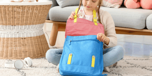 ¿Mochila pesada? Cuánto debe cargar tu hijo y cómo evitar que le duela la espalda
