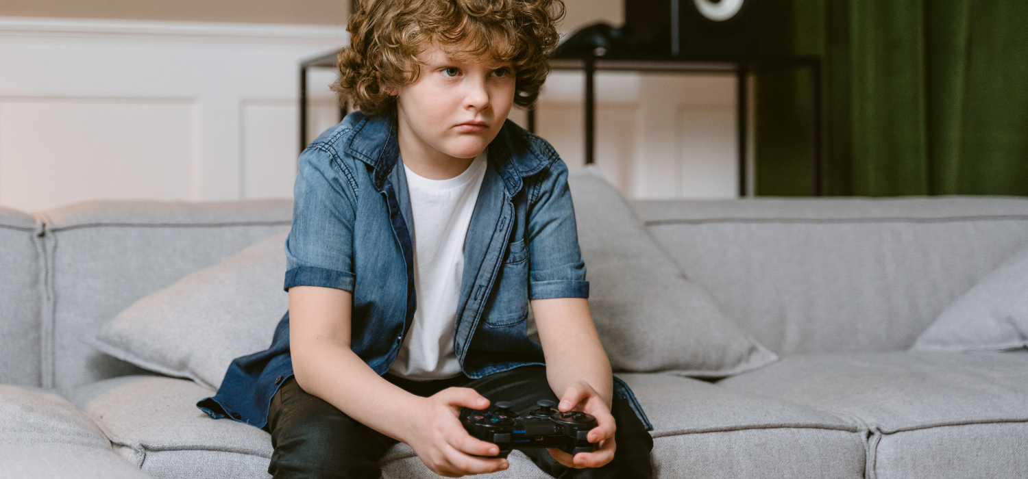 Hijo se vuelve agresivo con los videojuegos