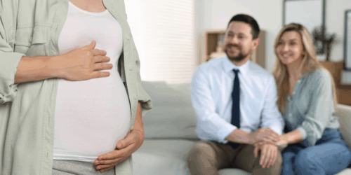 La madre de alquiler que se negó a abortar y hoy pide la custodia de su bebé en EE. UU.
